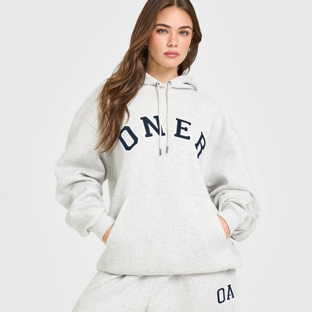 FOUNDATIONS OVERSIZED ONER GIRLFRIEND HOODIE